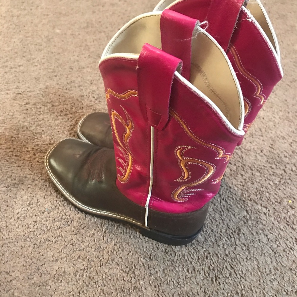 Girls boots size 4